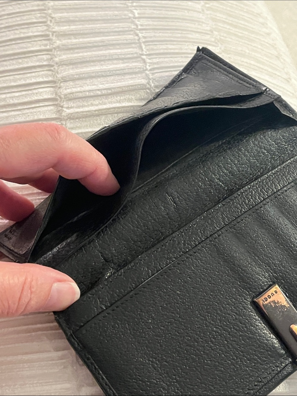 Vintage Gucci Black Leather Long Wallet with Gold D-Ring - Picture 6 of 13